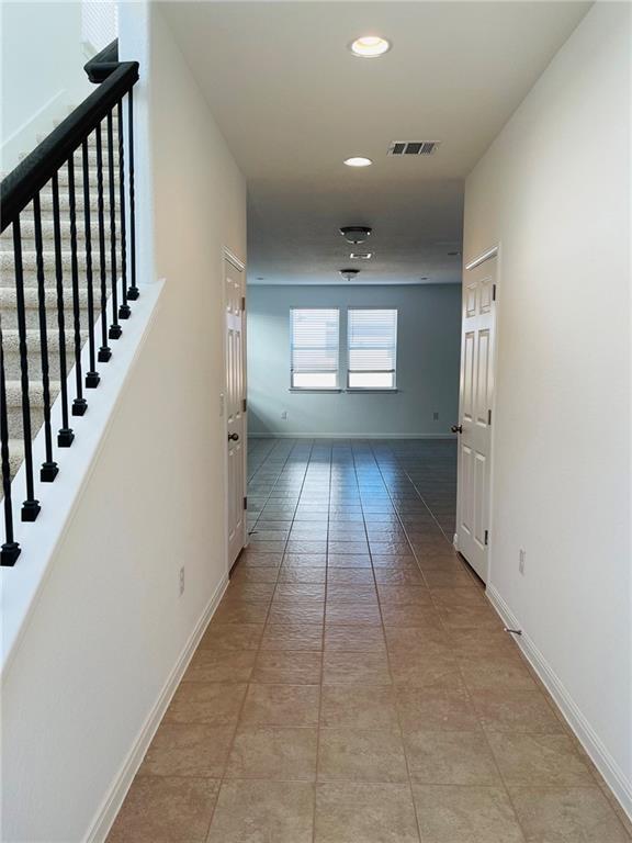 Building Photo - 173 Mayney Ln.