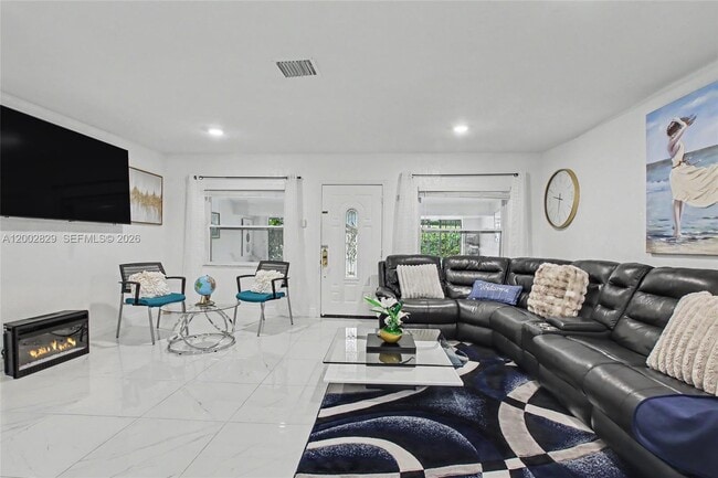 Foto del edificio - 2145 NW 133rd St