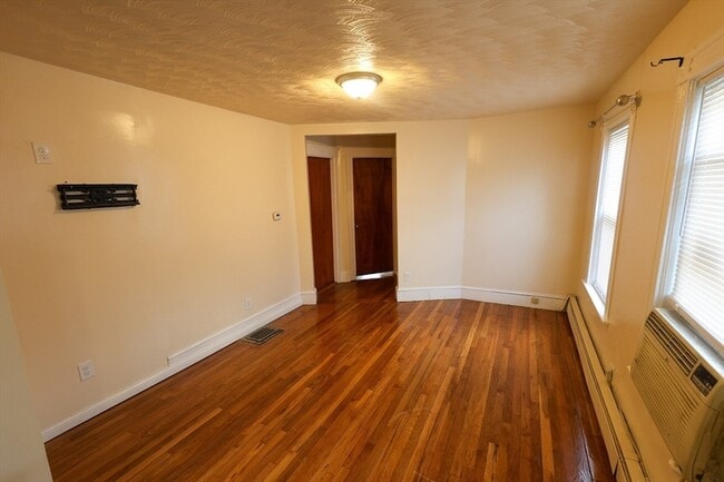 Building Photo - 61 Boylston St