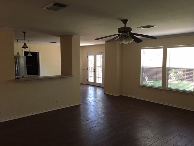 Foto del edificio - 9027 Veranda Ct