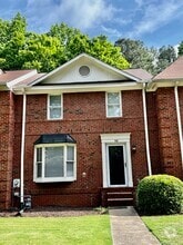 Building Photo - 10 Huntington Place Dr