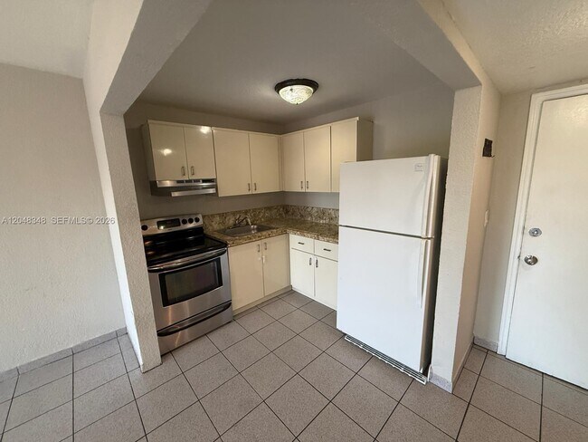 Building Photo - 17101 NW 57th Ave