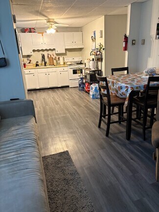 Building Photo - 61 Ten Broeck Ave