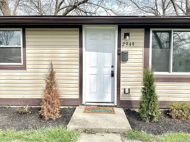 Building Photo - "Charming 3-Bedroom Gem in Indianapolis – ...