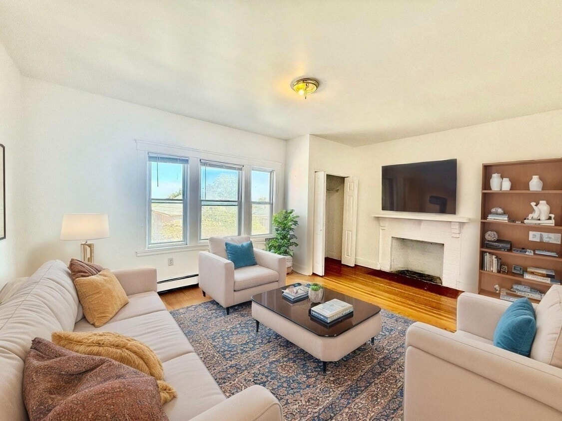 Photo - 62 Algonquin Rd (Chestnut Hill, MA)