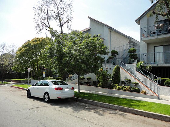 Foto del edificio - 515 E Elmwood Ave