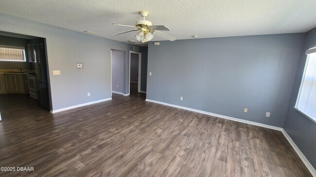 Foto del edificio - 247 College Park Dr