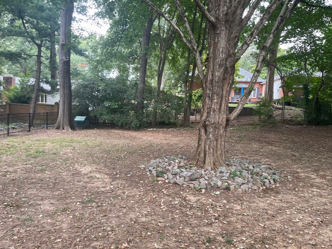Building Photo - 624 Foxwood Dr SE