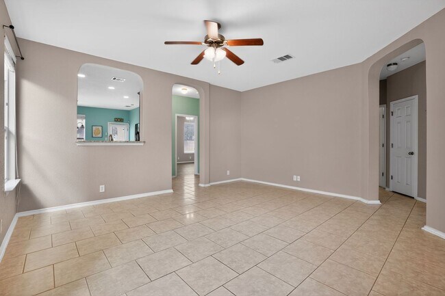 Foto del edificio - Spacious 3BR w/ Appliances Included + Resort-Style Community Amenities