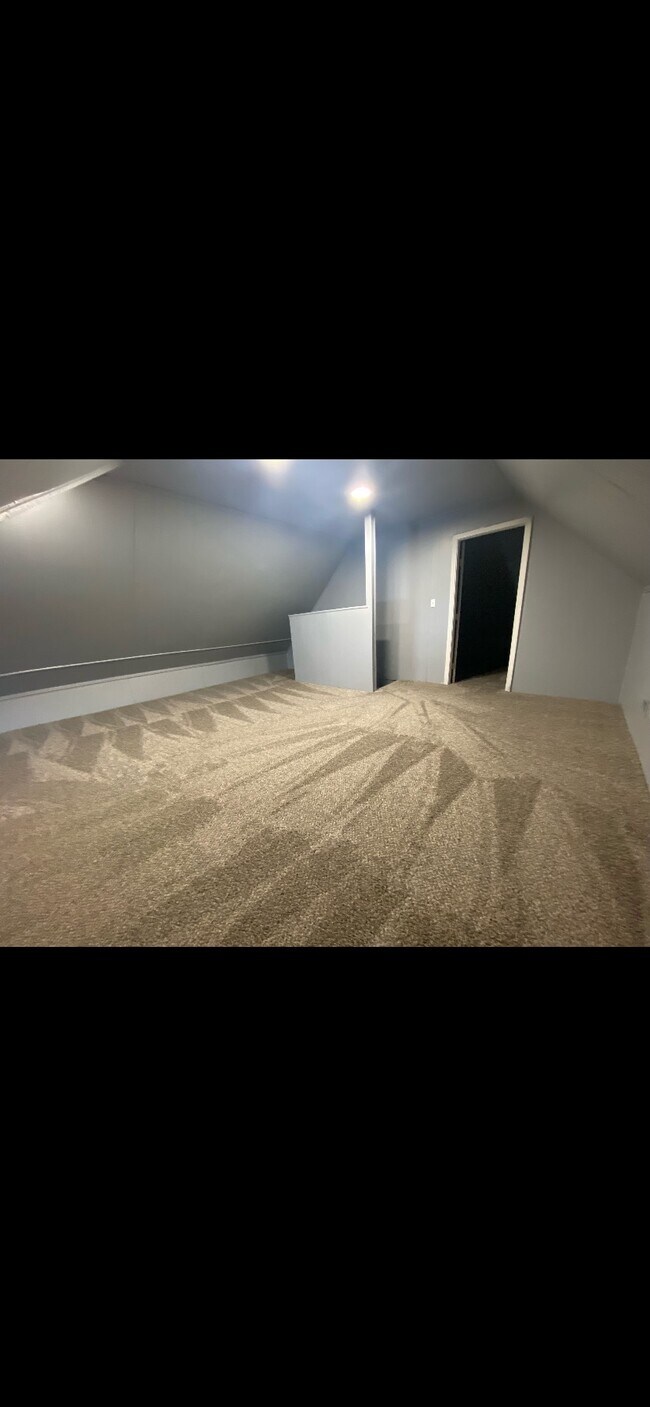 Building Photo - 919 N 13th St