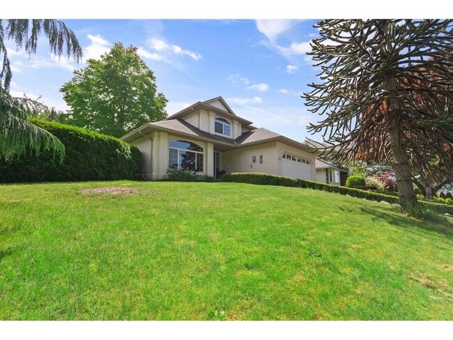 Building Photo - 46660 Sylvan Dr