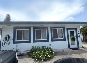 324 SW 22nd St
