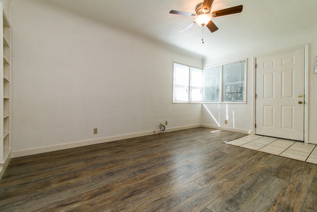 Photo - 121WDst Apartment