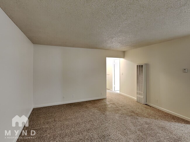 Foto del edificio - 870 Burbank Dr