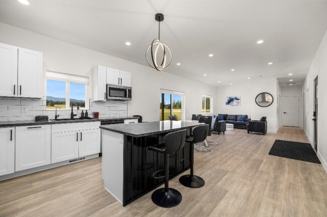 Building Photo - 15 Sandy Hl Ter