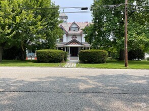 Building Photo - 110 E High St