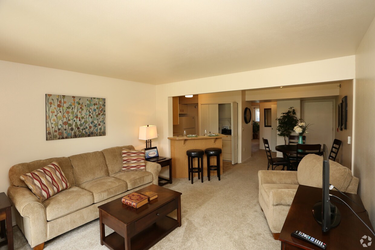 Oak Shores Apartments Apartments 2325 W Briar Lake Way Oak Creek, WI