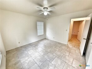 Building Photo - 331 Bobolink Dr