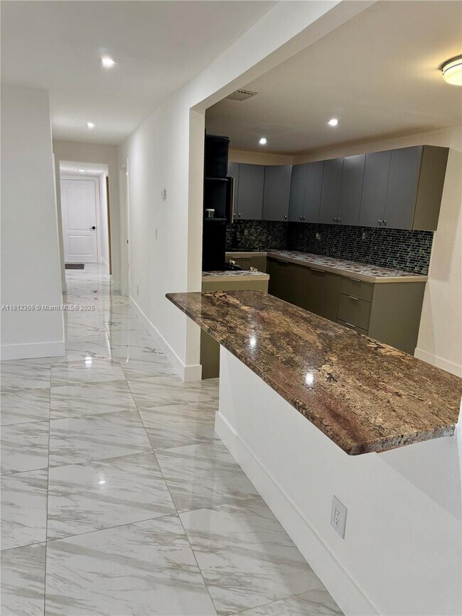 Foto del edificio - 2326 NW 59th St