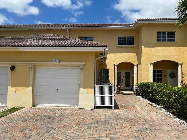 Foto del edificio - 13215 SW 143rd Terrace