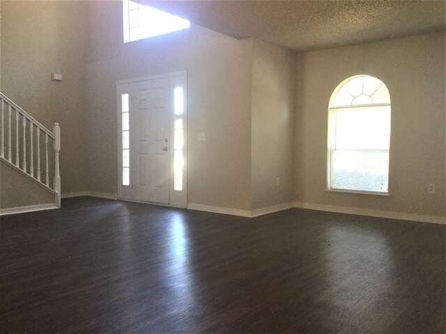 Foto del edificio - 459 Danube Drive