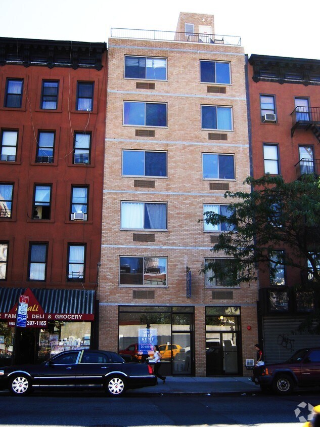 Building Photo - 698 Tenth Ave
