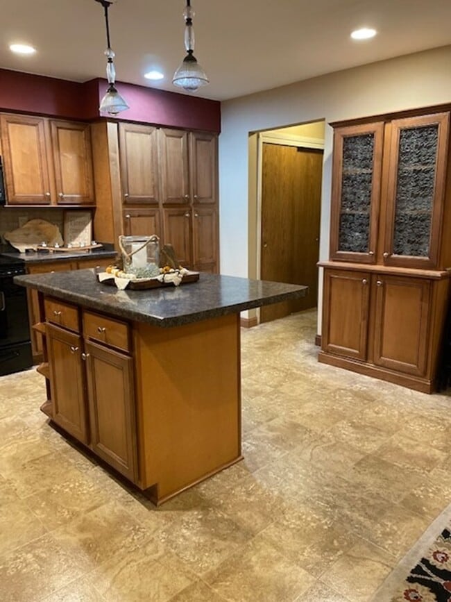 Building Photo - 2407 Pebble Valley Rd