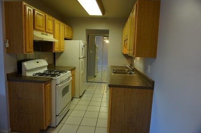 Foto del edificio - 655 Deepwoods Dr