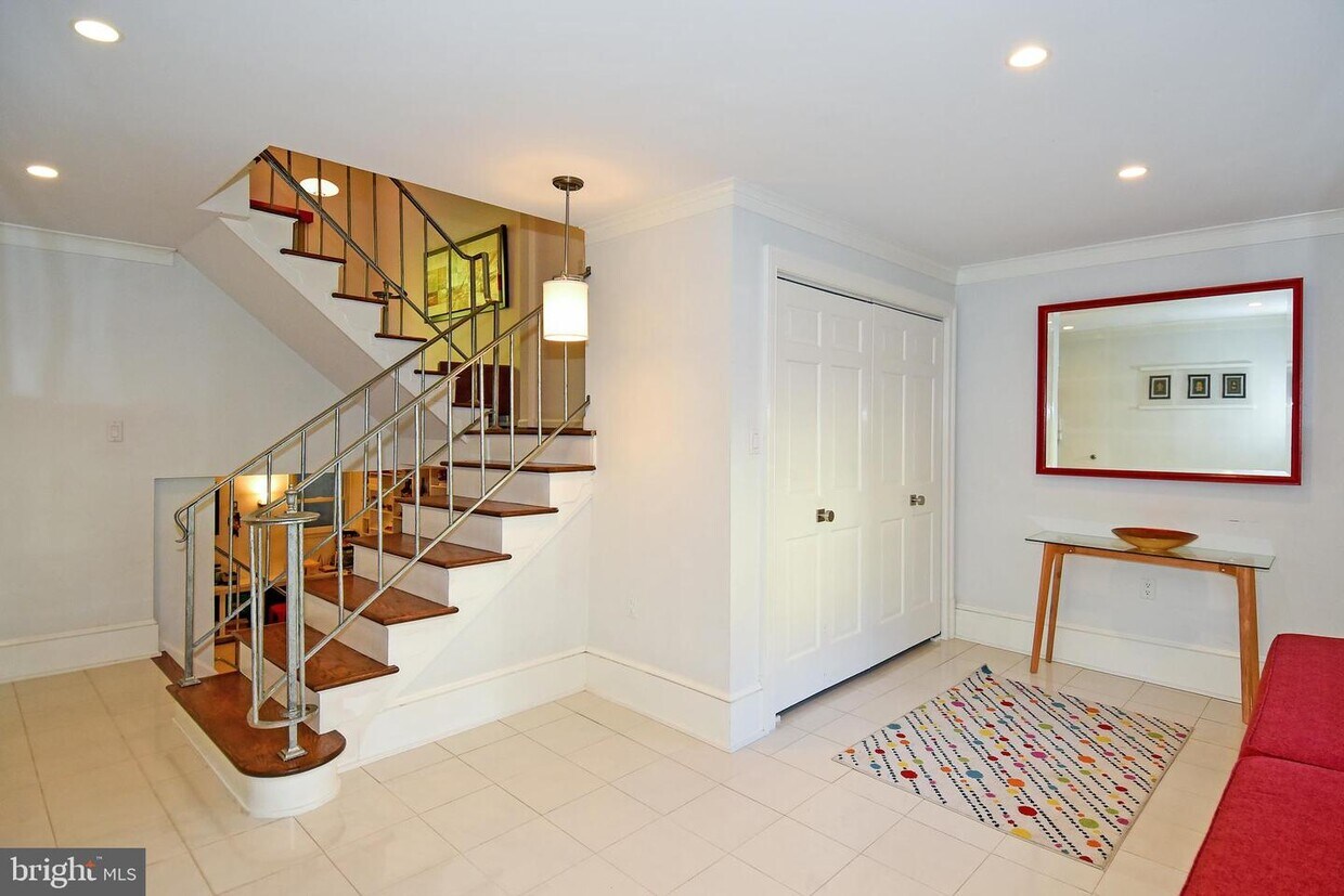 Foto principal - 2700 Unicorn Ln NW