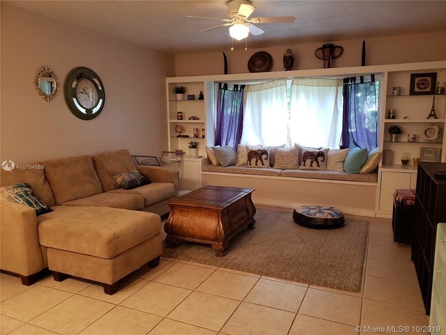 Foto del edificio - 403 SW 148th Ave