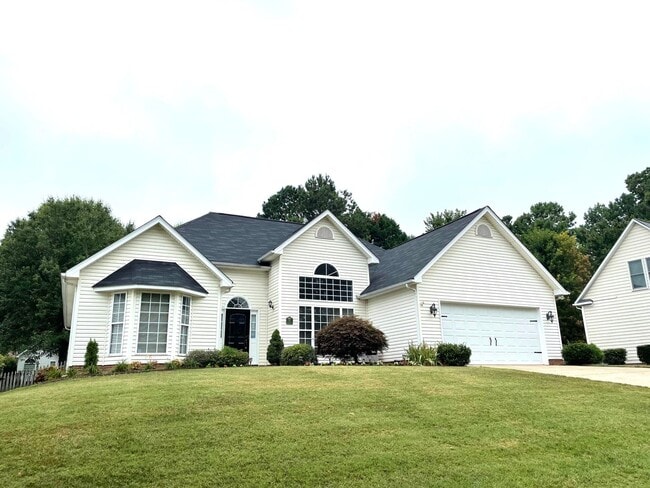 Building Photo - Three Bedroom Ranch Home With Deeded Boat ...
