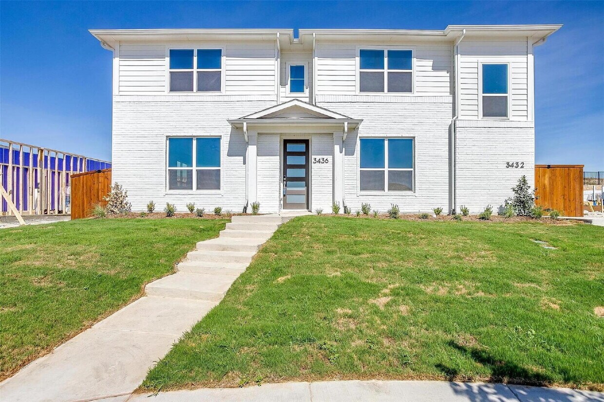 Coming Soon! Beautiful Townhome in Gated Community - Coming Soon! Beautiful Townhome in Gated Community