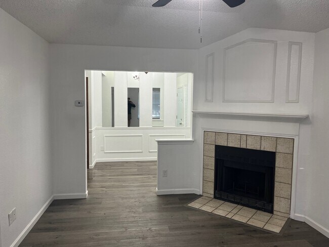 Building Photo - 1009 Brenner Ct