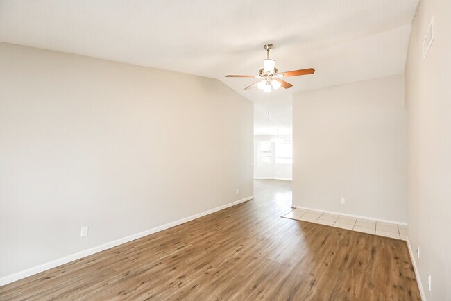 Foto del edificio - 7313 E Edgewood Ave