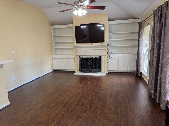 Foto del edificio - 2403 Longleaf Pines Ln