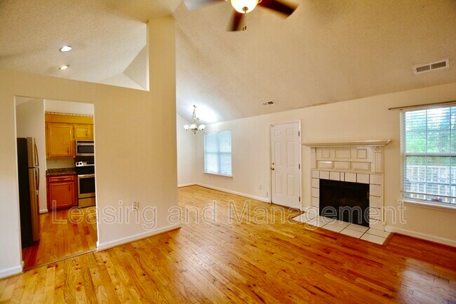 Building Photo - 1522 Theresa Dr