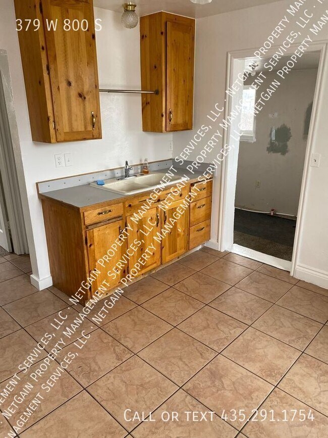 Building Photo - 2 Bedroom 1 Bath Home In Milford