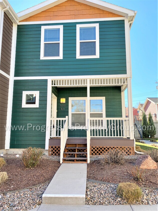 BEAUTIFUL TOWNHOUSE IN DOWNTOWN ONLY 1650 Townhouse for Rent in