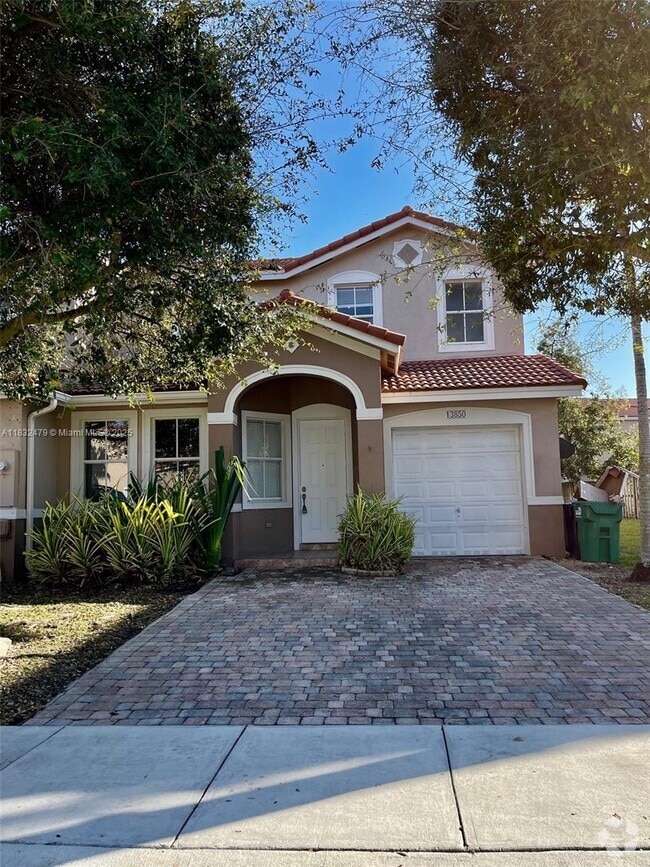 Building Photo - 13850 SW 274th Terrace