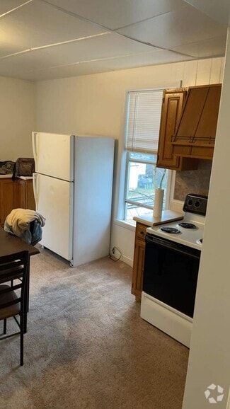 Building Photo - 410 Guyan St