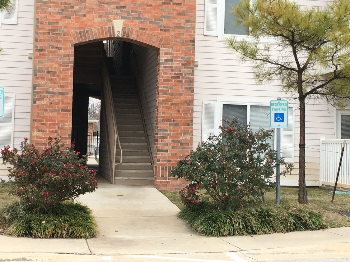 1 br, 1 bath House - 2200 Classen Blvd    ... Photo