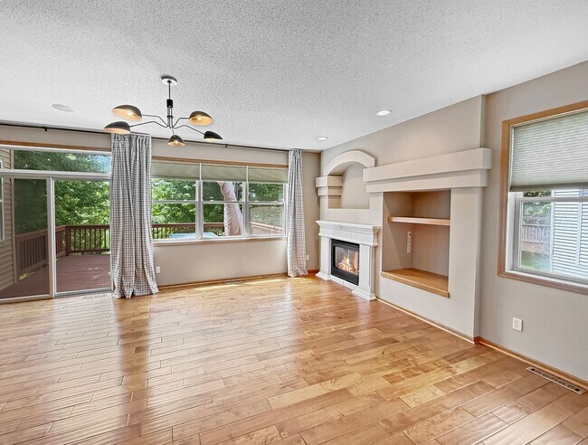 Foto del edificio - 815 Newberry Ln