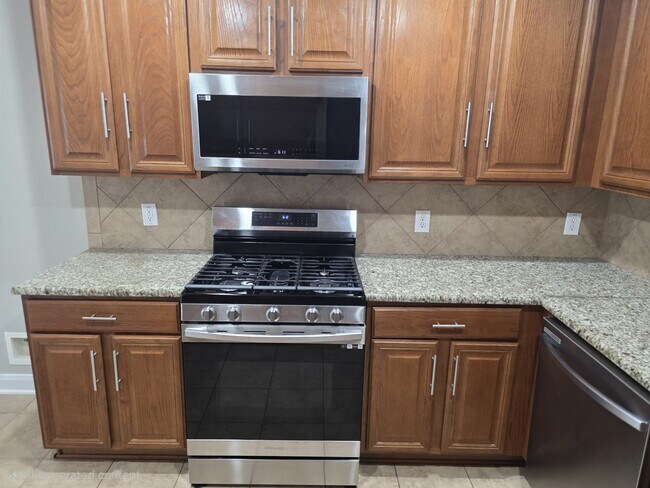 Foto del edificio - 3011 Crescent Oaks Park Ln