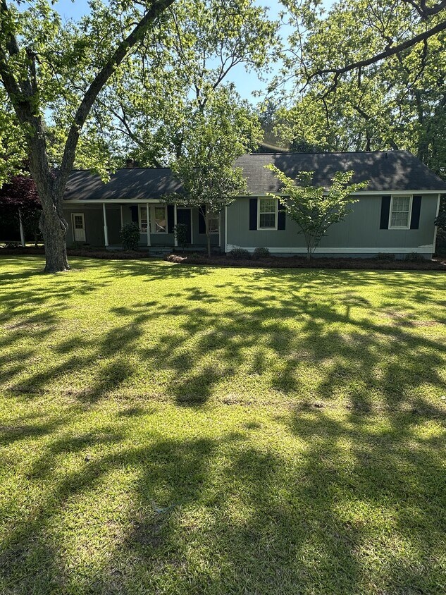 Primary Photo - 2409 Thornhill Rd