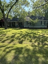Building Photo - 2409 Thornhill Rd