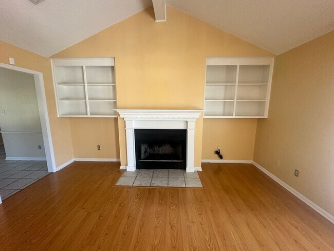 Foto del edificio - Spacious 3bedroom/2 bathroom home