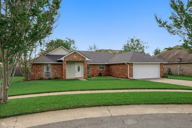 Foto del edificio - 2218 Middle Creek Blvd