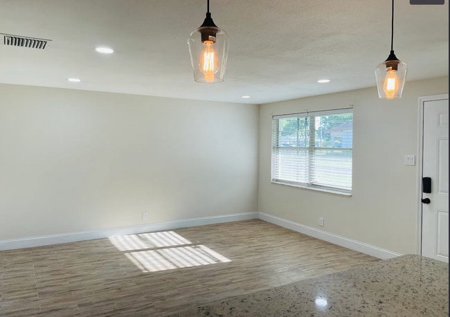 Building Photo - Glen Ave