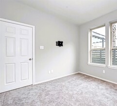 Building Photo - 3115 Roseland Terrace Ln