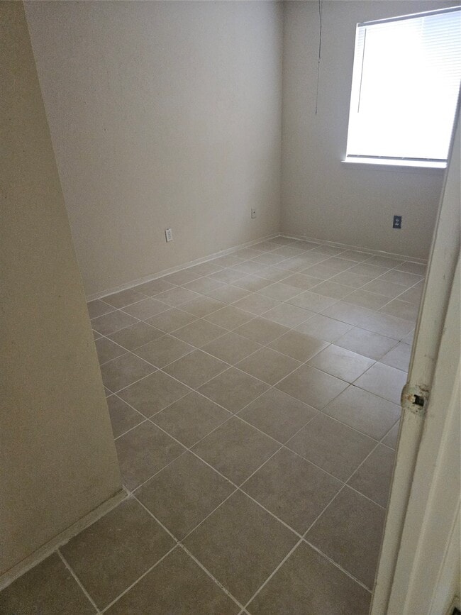 Building Photo - 18539 Lippizaner Dr
